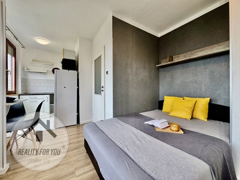 Prodej "nejen" investičního bytu 1+kk po kompletní rekonstrukci na Praze 4, sídliště Spořilov