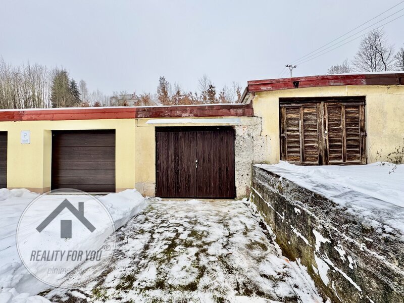 Prodej řadové garáže s velkým pozemkem v ul. 3.května - Semily