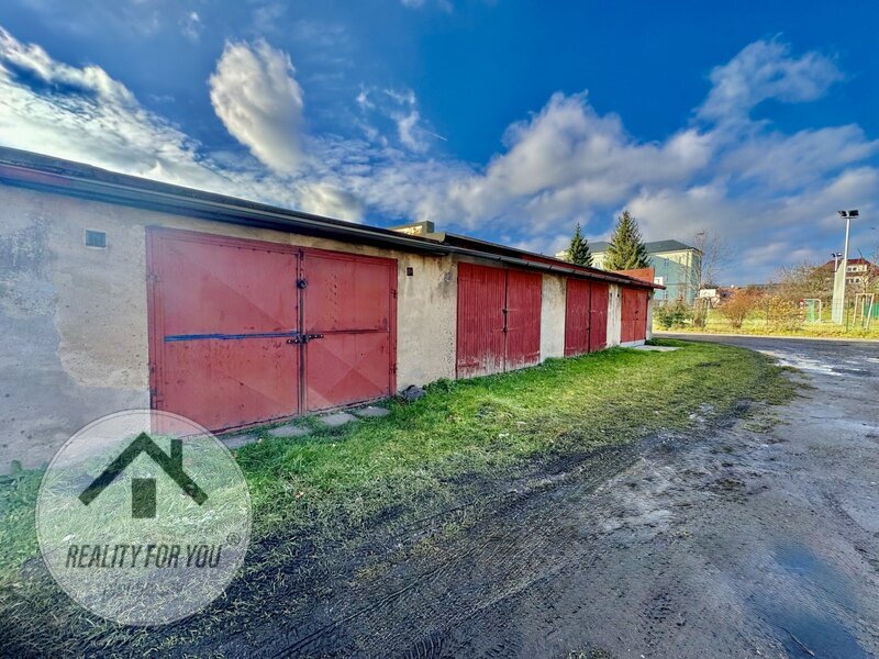 Prodej velké garáže ve Varnsdorfu